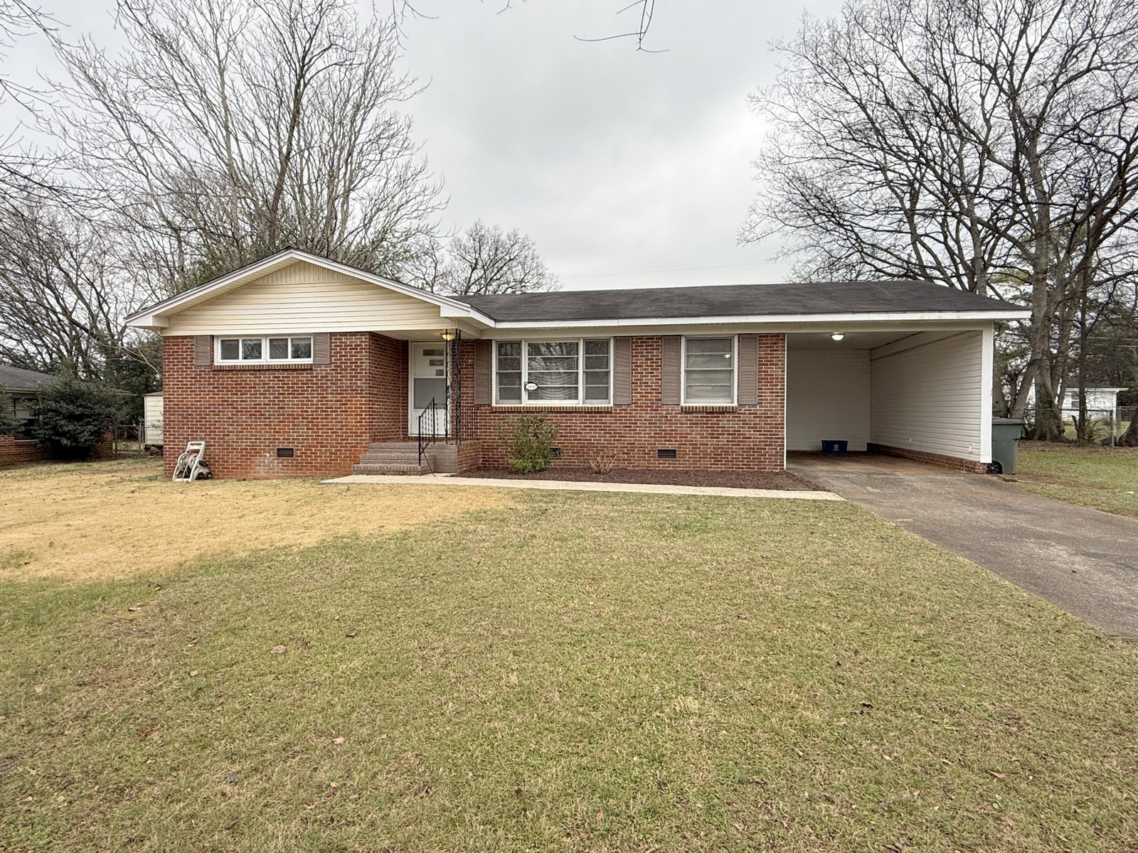 1607 Club View Drive Northwest