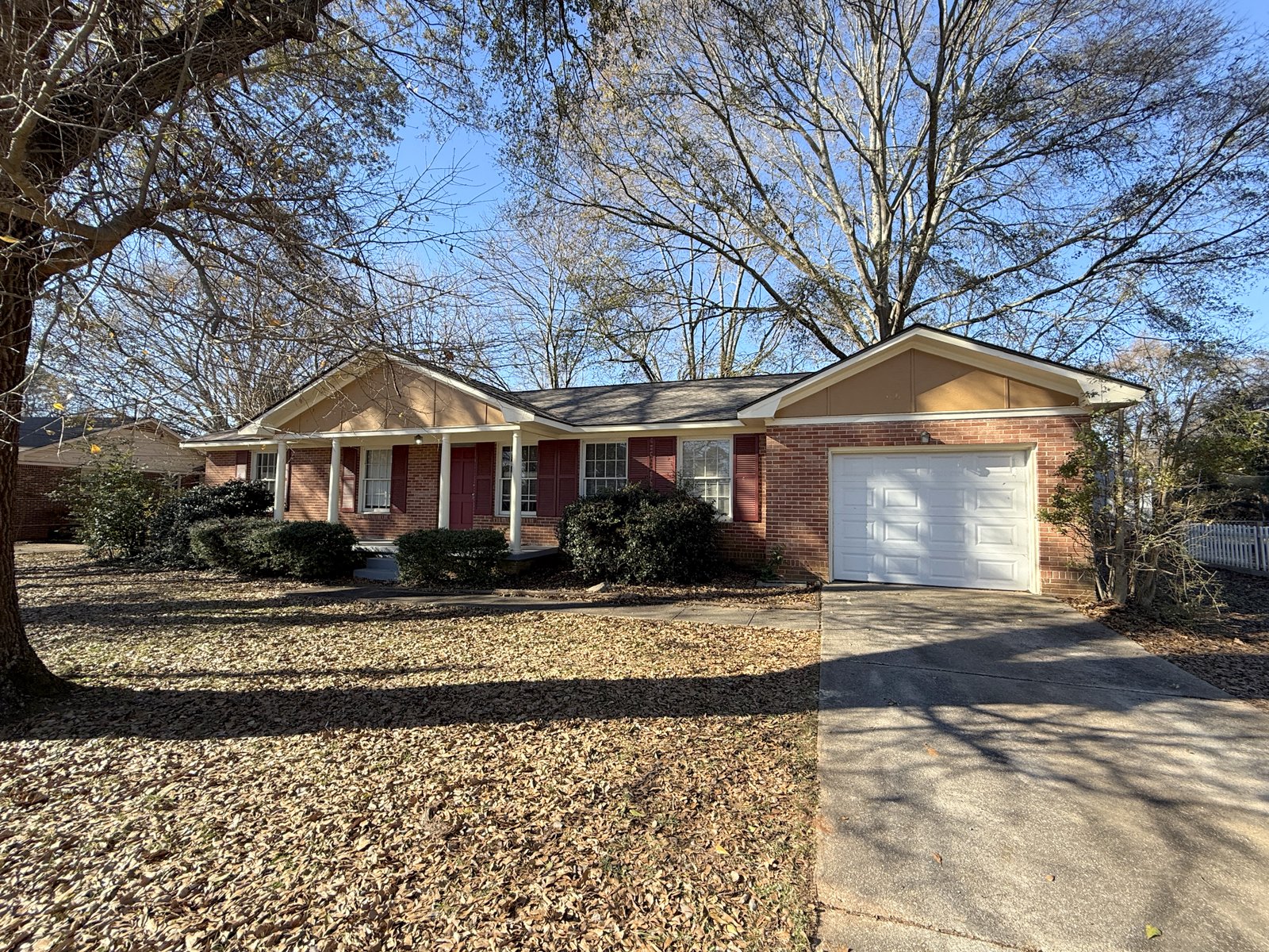 Laverne Drive - 1729