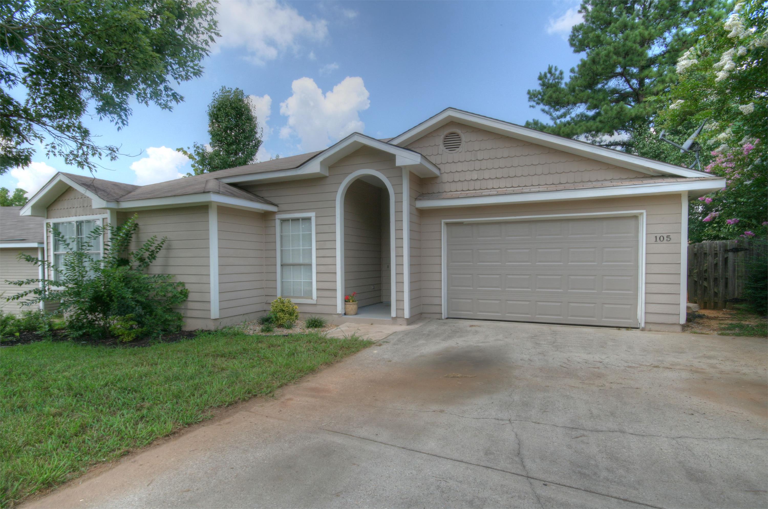 105 Oakline Drive NW