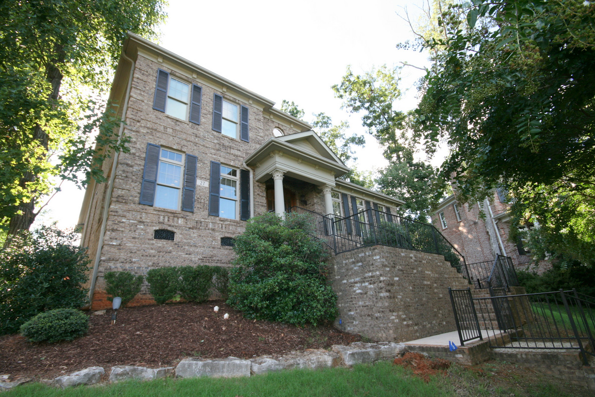 27 Carriage Hill
